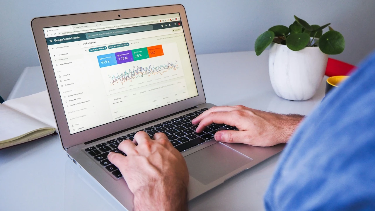 Problem med Google search console december 2025 GSC-dataförsening i december 2025 – varför vi på SEOkonsulten höjer ett litet varningsfinger